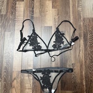 Brand New Chic Black Floral Lace Bra Set